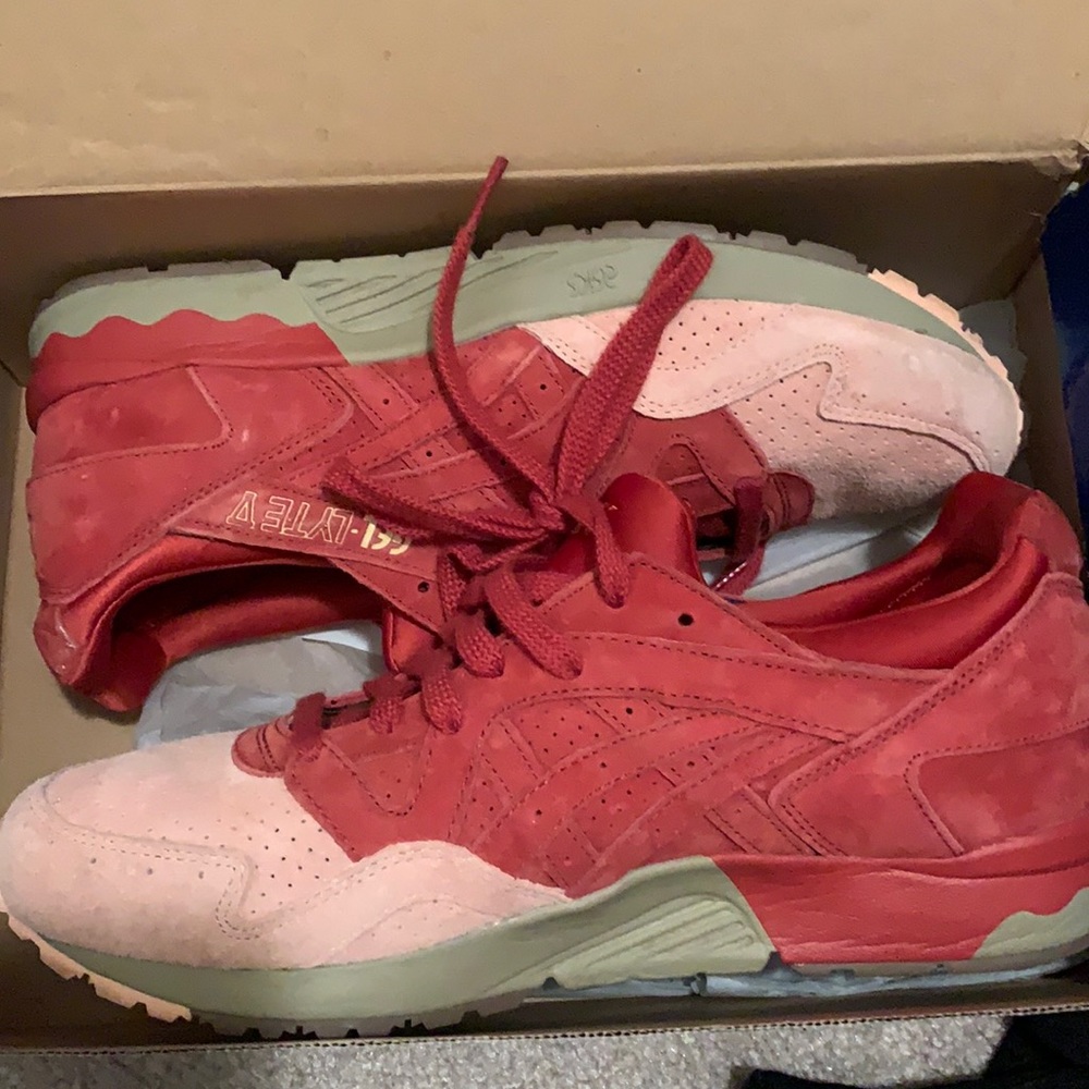 ASIC gel lyte V size 10. 10/10 condition